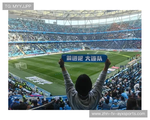 大连英博王禹前场抢断反击成功