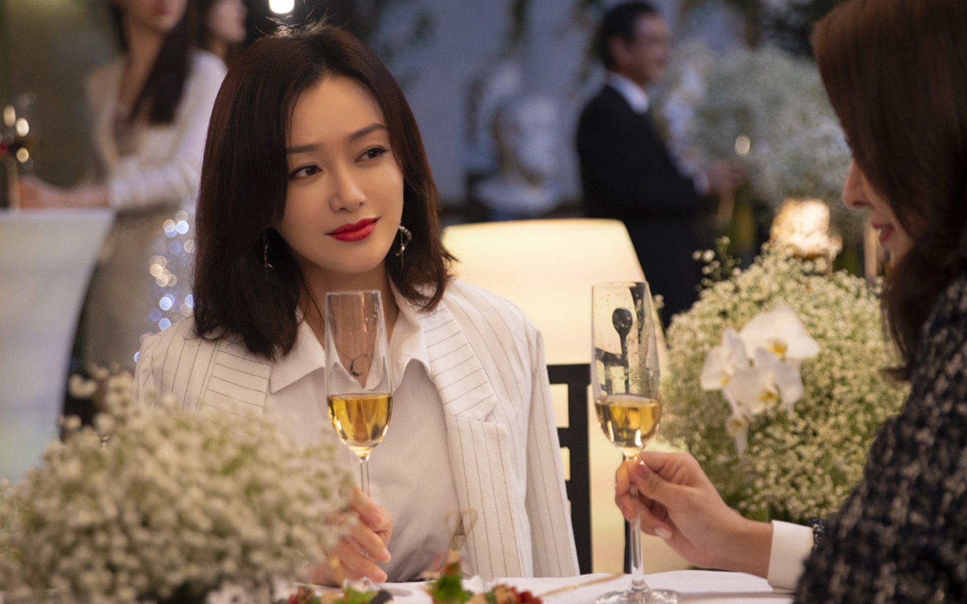 爱游戏体育入口-拜仁高压战术将面临体能与替补深度双考验，拜仁战术风格打法